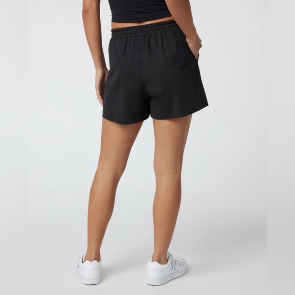 Vuori Boyfriend Short - Picture 2 of 6